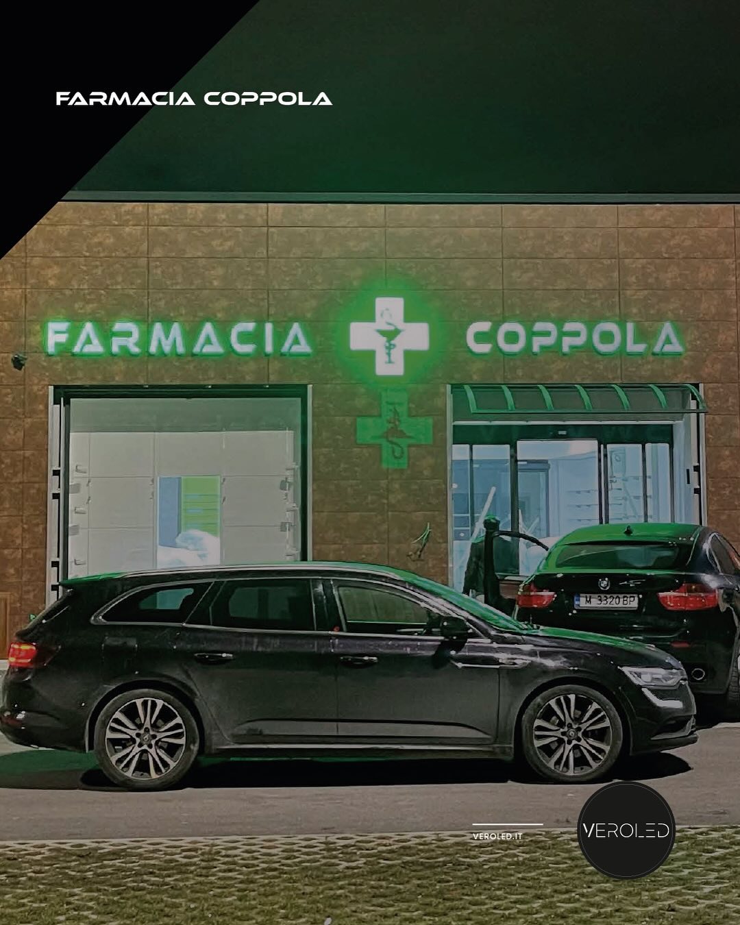 Ledsign croce di farmacia in acciaio inox realizzato da VEROLED