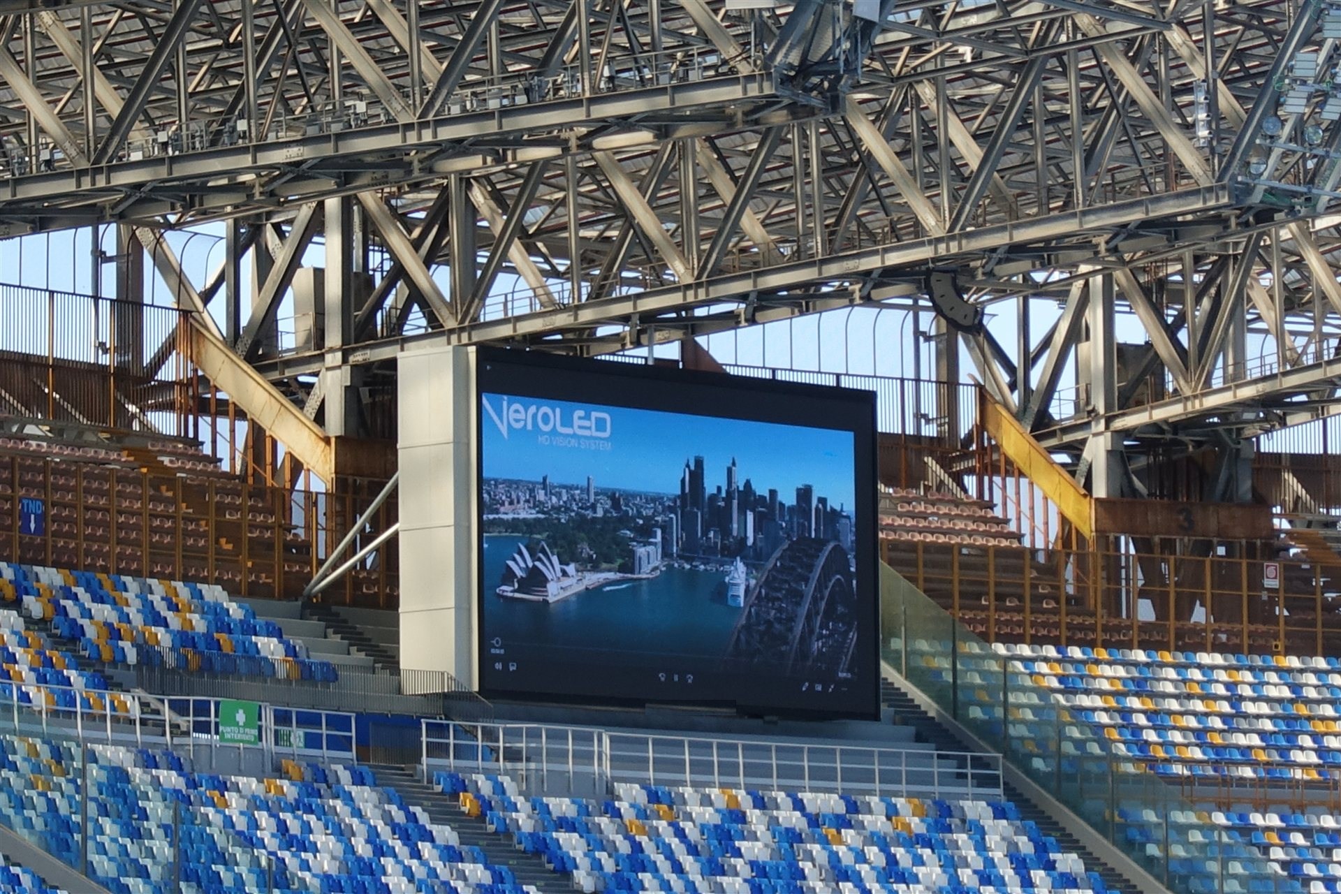 Stadio Maradona — Napoli